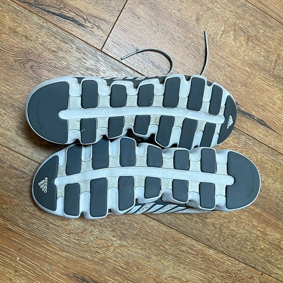 Adidas Athletic Shoe Men’s Size 11 - Picture 4 of 6